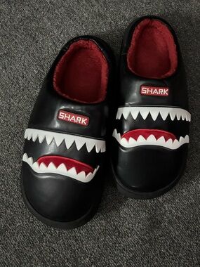 SHARK Black & Red Shark-Teeth Slip-On Slippers
